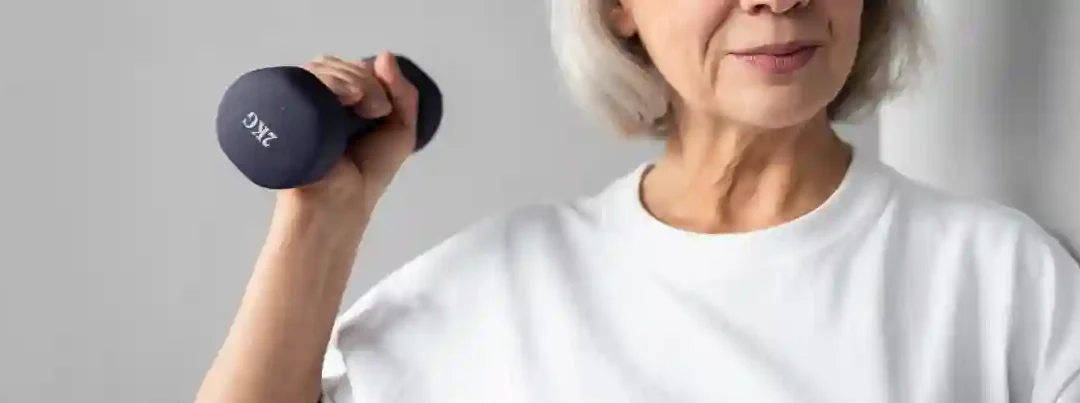 Rutina de fuerza para mayores de 60 años: qué funciona y qué no