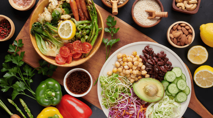 Alimentos ricos en proteína para mantener la masa muscular durante el déficit calórico.